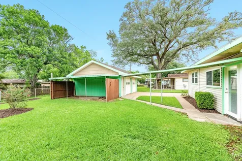 311 Carnation Street Lake Jackson TX 77566