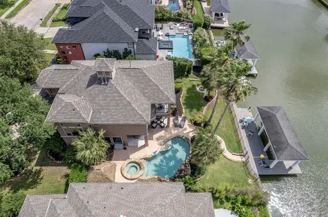 2938 N Island Drive Seabrook TX 77586