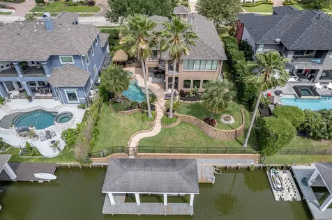 2938 N Island Drive Seabrook TX 77586