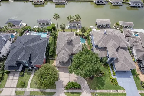 2938 N Island Drive Seabrook TX 77586
