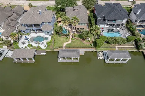 2938 N Island Drive Seabrook TX 77586