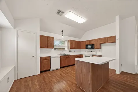 602 W Larkspur Circle Pearland TX 77584