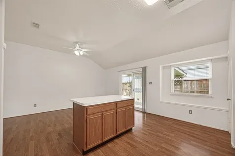 602 W Larkspur Circle Pearland TX 77584