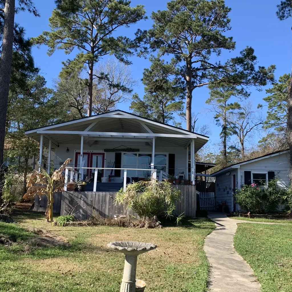 210 Willow Bend Onalaska TX 77360
