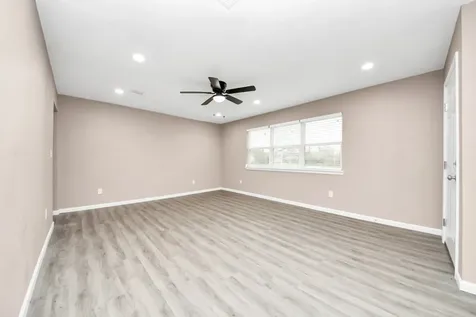 5879 Belcrest Street Houston TX 77033