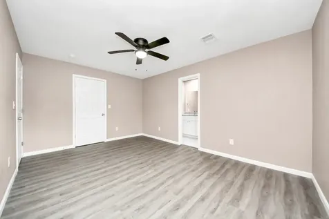 5879 Belcrest Street Houston TX 77033