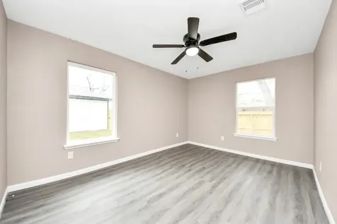 5879 Belcrest Street Houston TX 77033