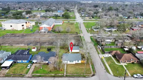 5879 Belcrest Street Houston TX 77033