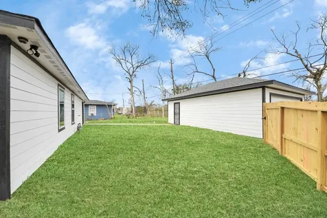 5879 Belcrest Street Houston TX 77033