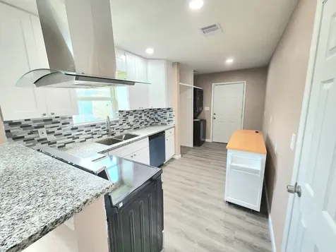 5879 Belcrest Street Houston TX 77033