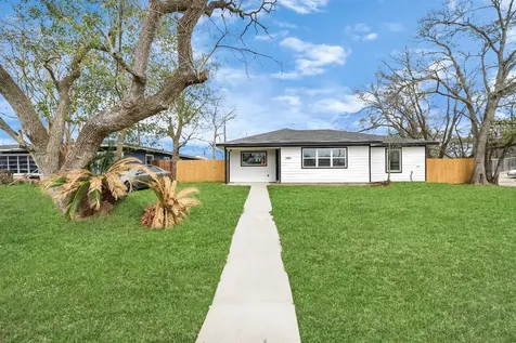5879 Belcrest Street Houston TX 77033
