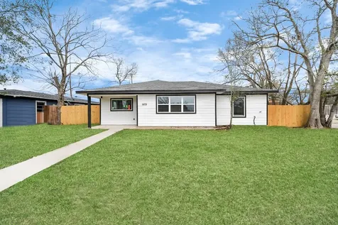 5879 Belcrest Street Houston TX 77033