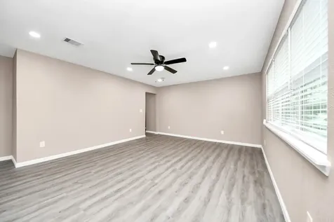5879 Belcrest Street Houston TX 77033