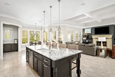 64 S Parkgate Circle The Woodlands TX 77381