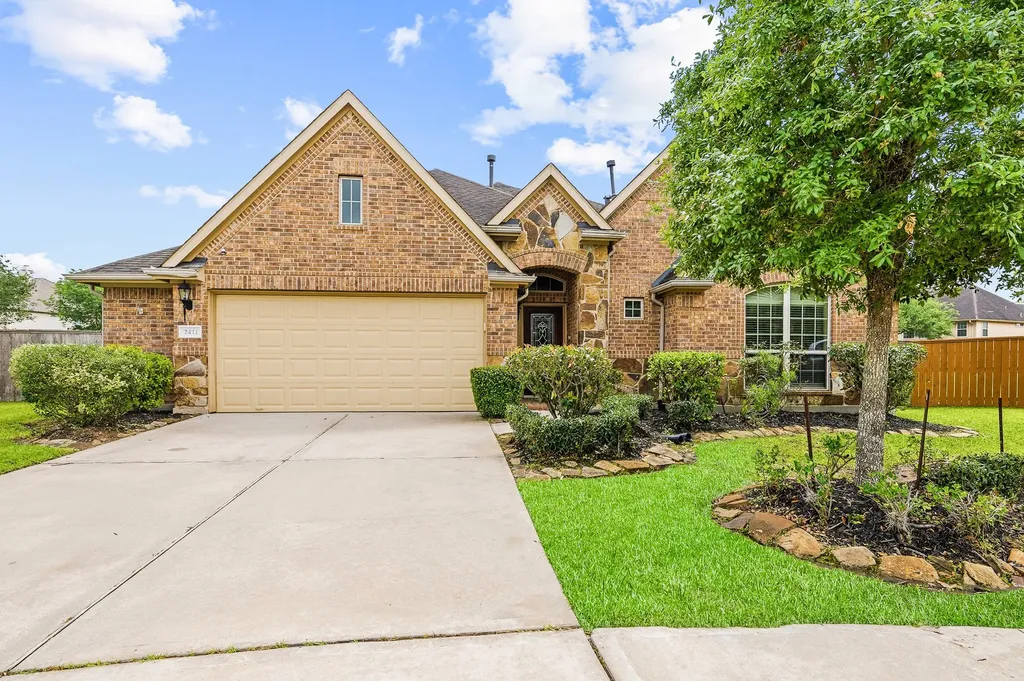 2411 Linden Bluff Court Sugar Land TX 77479