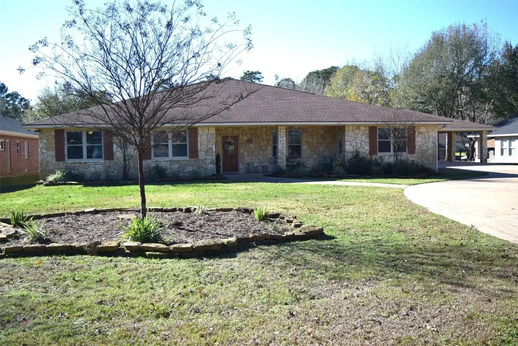 26 Westpoint Drive Trinity TX 75862