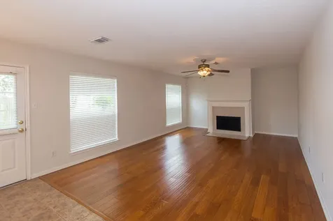 2207 Ames Street Pearland TX 77584