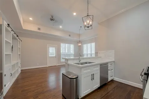 854 W 20th Street Houston TX 77008