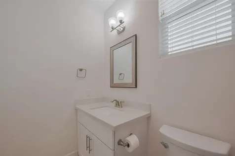 854 W 20th Street Houston TX 77008