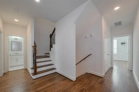 854 W 20th Street Houston TX 77008