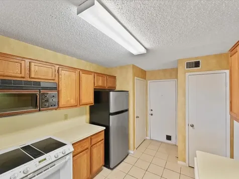 3317 Golden Trails Drive 807 Houston TX 77345