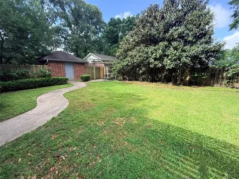 855 County Road 2267 Cleveland TX 77327