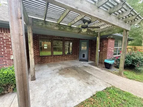855 County Road 2267 Cleveland TX 77327
