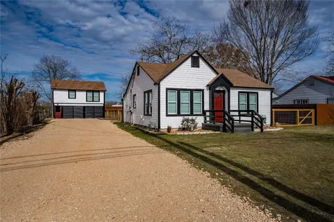 1413, 1415 Carroll Lane La Grange TX 78945