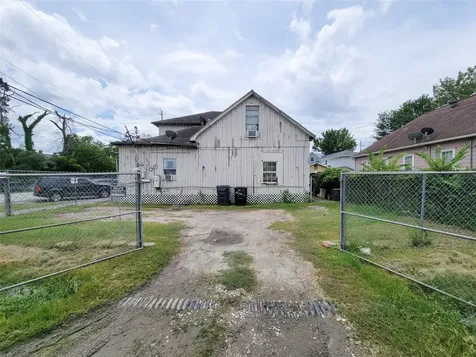 418 Bishop Street Houston TX 77009
