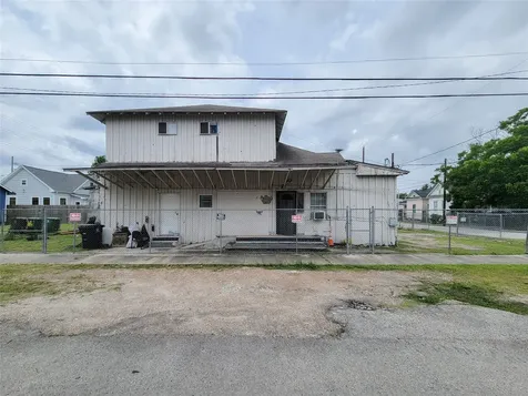 418 Bishop Street Houston TX 77009