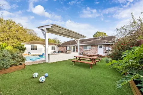 10402 Huntington Point Drive Houston TX 77099