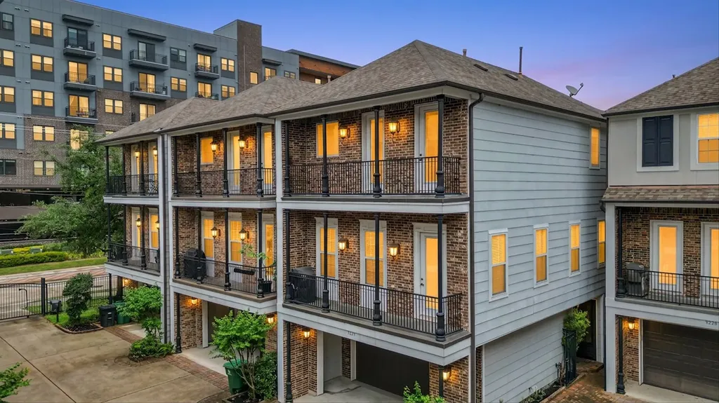 922 W 20th Street A Houston TX 77008