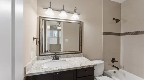922 W 20th Street A Houston TX 77008