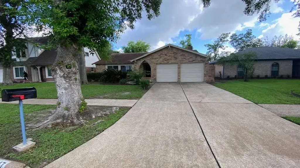 16447 Brookford Drive Houston TX 77059