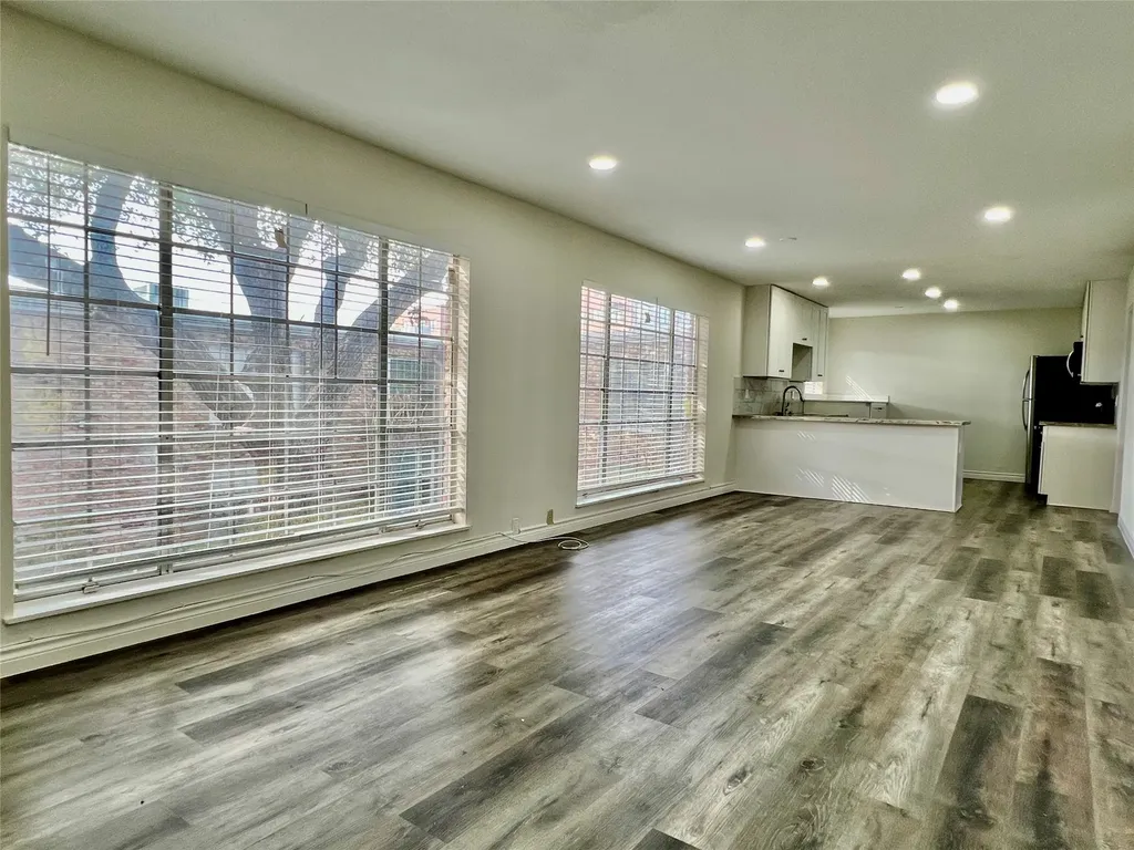 2101 Fountain View Drive 76 Houston TX 77057