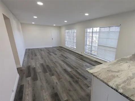 2101 Fountain View Drive 76 Houston TX 77057