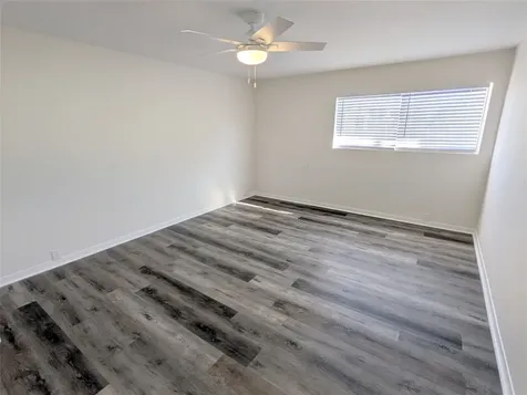 2101 Fountain View Drive 76 Houston TX 77057