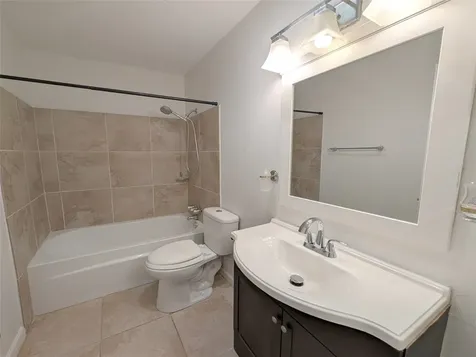 2101 Fountain View Drive 76 Houston TX 77057