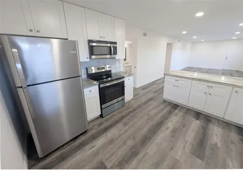 2101 Fountain View Drive 76 Houston TX 77057