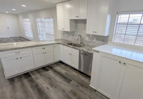 2101 Fountain View Drive 76 Houston TX 77057
