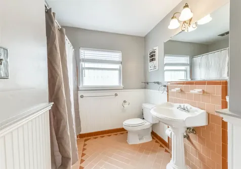 4615 Braeburn Drive Bellaire TX 77401