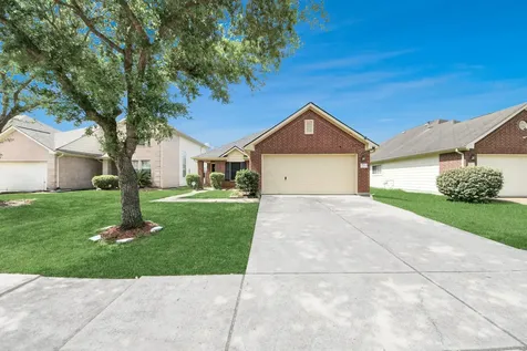 2315 Cardinal Elm Street Fresno TX 77545
