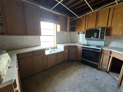 10455 Fm 1960 Dayton TX 77535