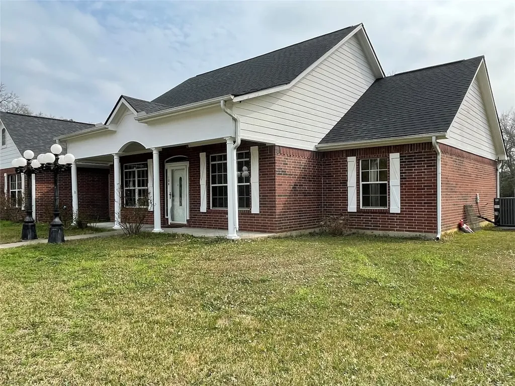 104 Woodward Lane Silsbee TX 77656