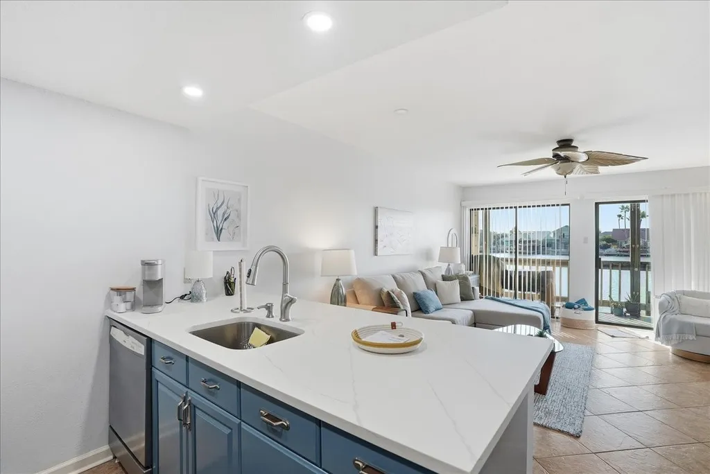 15425 Fortuna Bay Dr Drive 113 Corpus Christi TX 78418