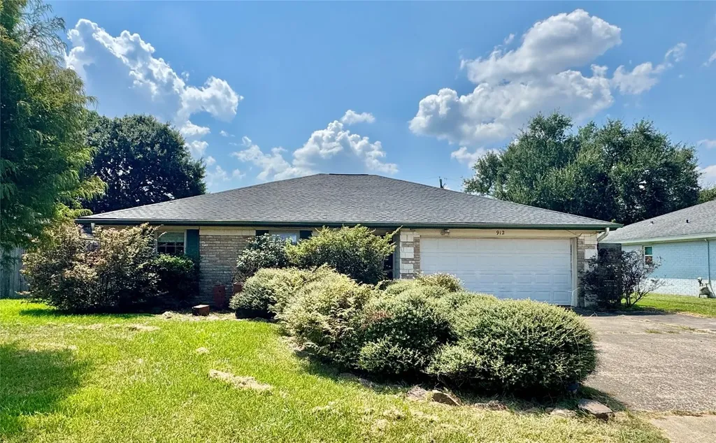912 S 21st Street Nederland TX 77627
