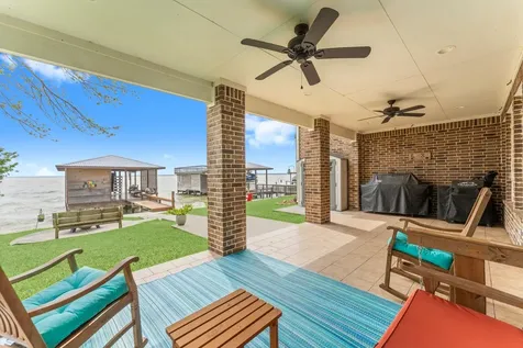462 Bridgelanding Onalaska TX 77360