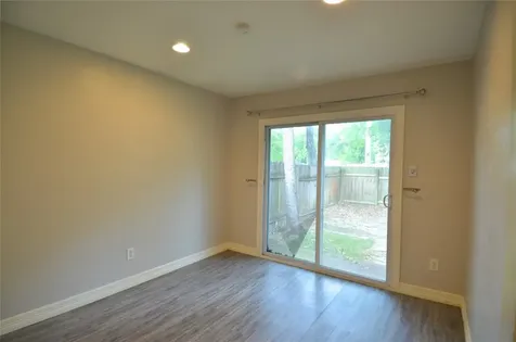 76 S Wavy Oak Circle Houston TX 77381