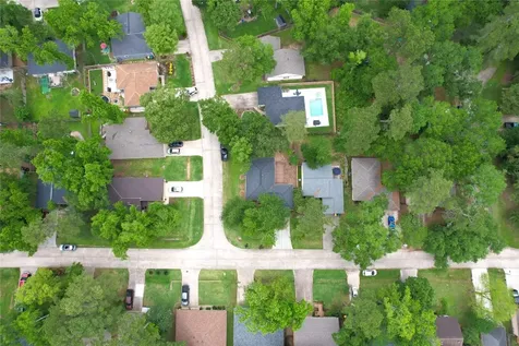 76 S Wavy Oak Circle Houston TX 77381