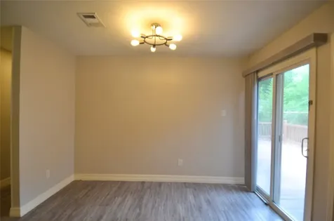 76 S Wavy Oak Circle Houston TX 77381